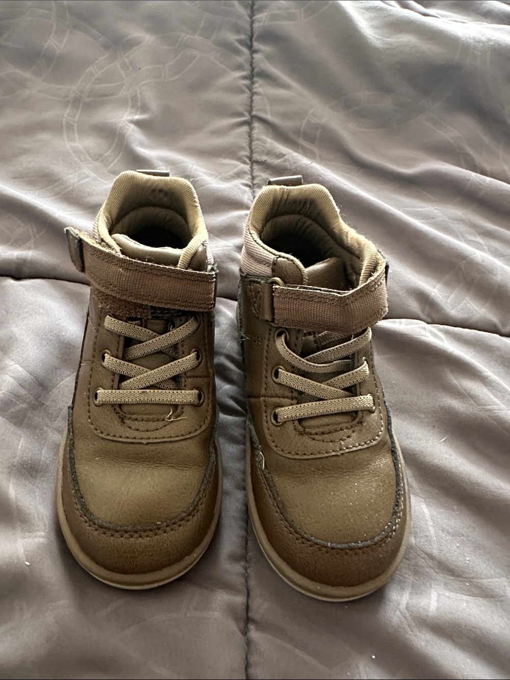 Stride Rite toddler boy Casual High-Top Sneakers in Brown